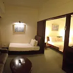 Green Suites At Times Square